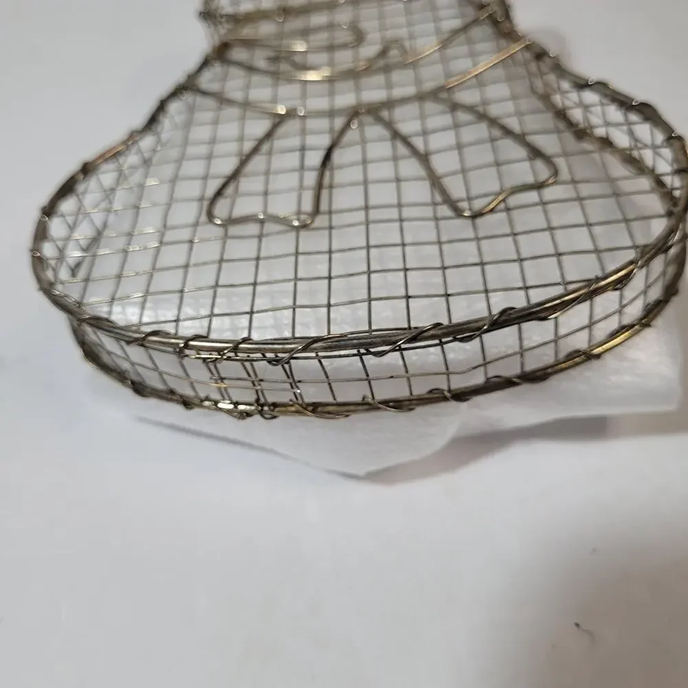 Charming Wired Metal Snowman Basket - Festive Home Decor